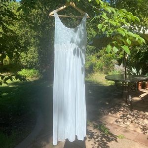 Baby blue Van Raalte sz 38 nightgown